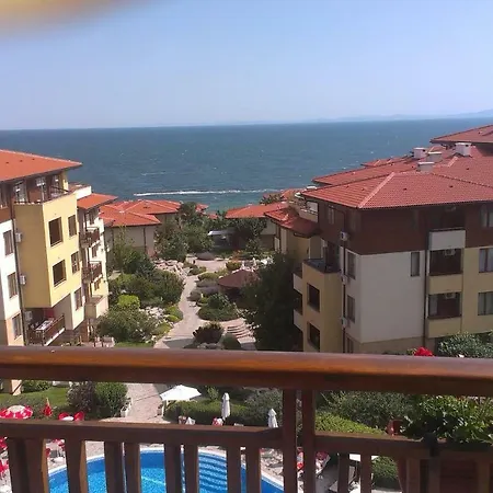 Daire Sea View Studio In 4-star Garden Of Eden, Sveti Vlas
