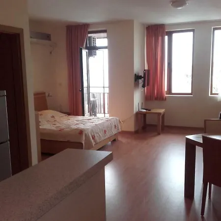 Daire Sea View Studio In 4-star Garden Of Eden, Sveti Vlas