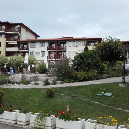 Daire Sea View Studio In 4-star Garden Of Eden, Sveti Vlas